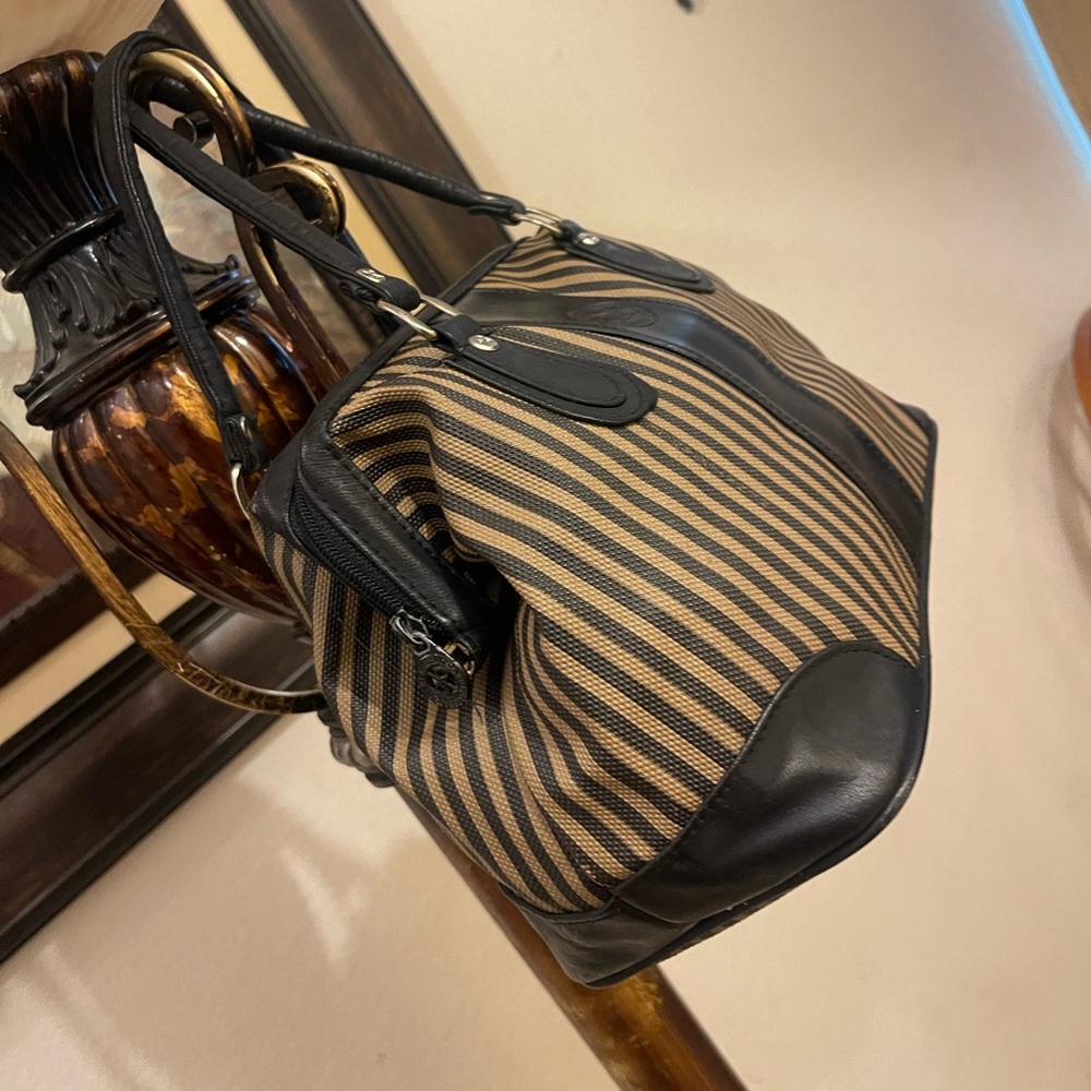 Elegant Black and Tan Striped Women's Bag - Picture 6 of 16